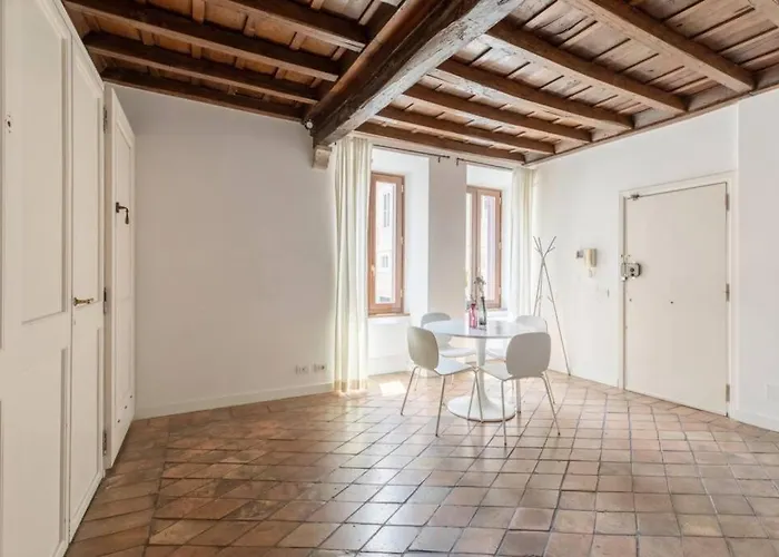Iflat Navona Bright Apartment